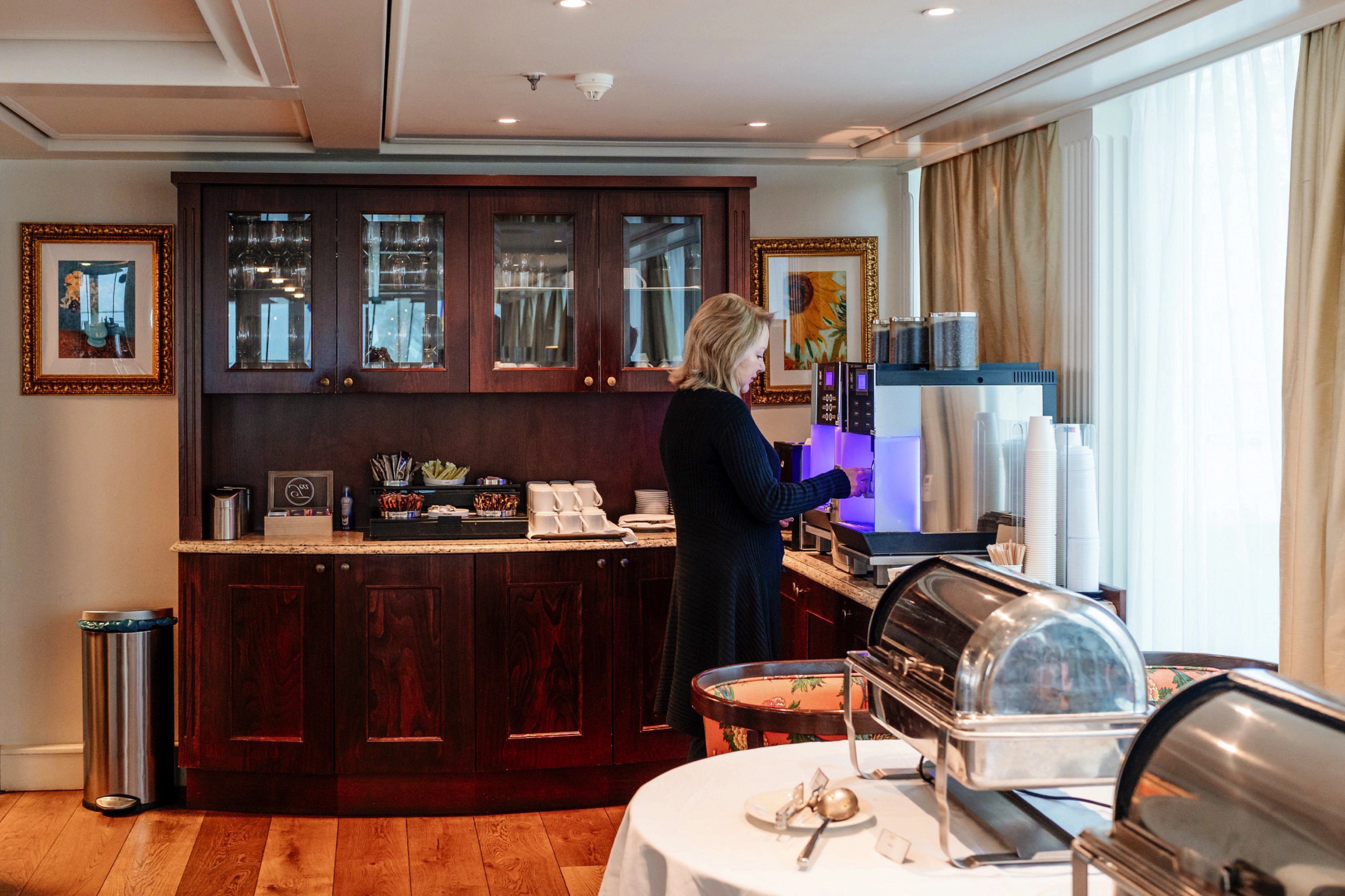 AmaCello - Main Lounge & Bar